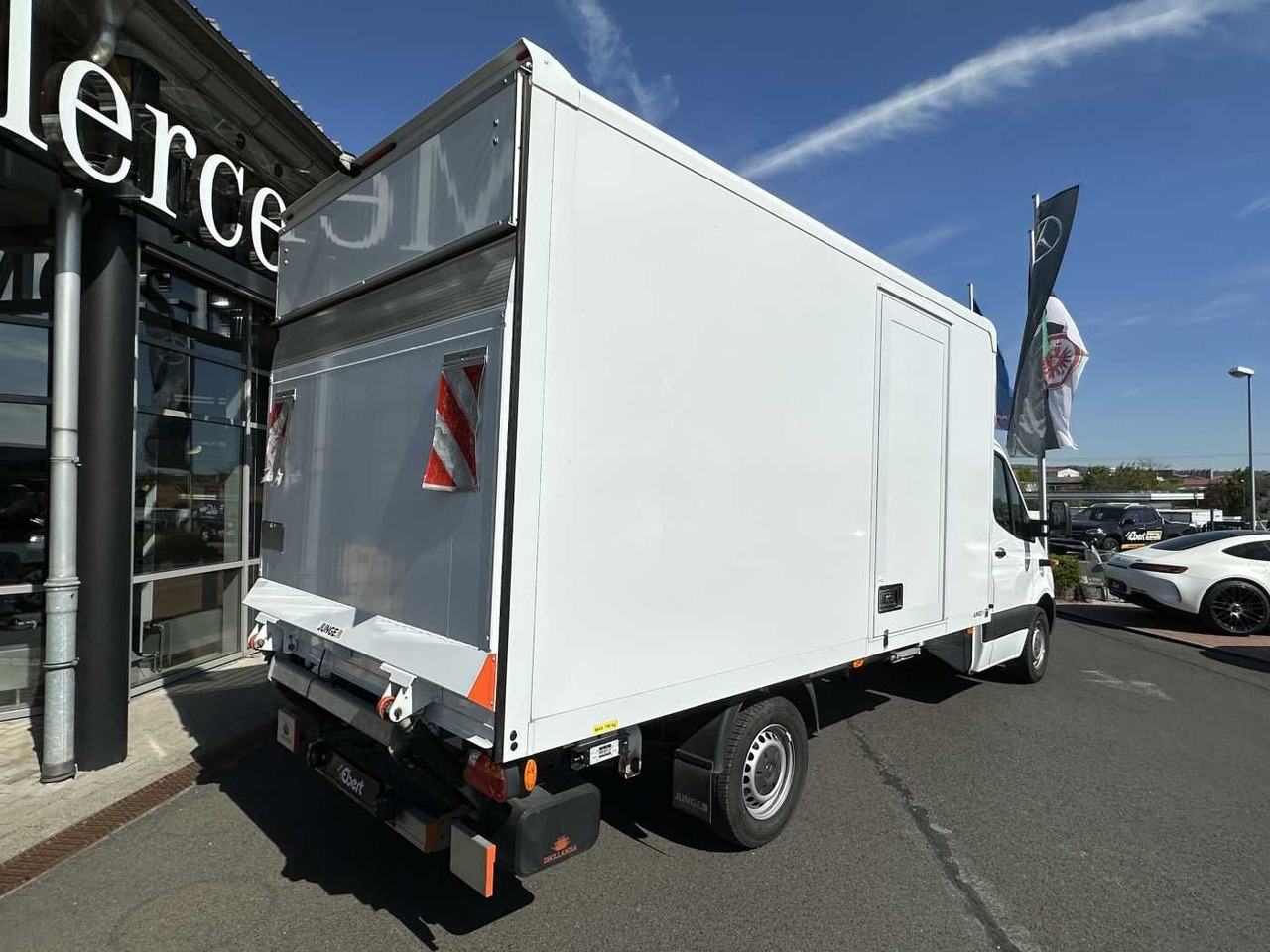 Mercedes-Benz Sprinter 317 CDI Koffer LBW Schwing Klima Kamera - Dostavno vozilo sa zatvorenim sandukom: slika 4 Mercedes-Benz Sprinter 317 CDI Koffer LBW Schwing Klima Kamera - Dostavno vozilo sa zatvorenim sandukom: slika 4