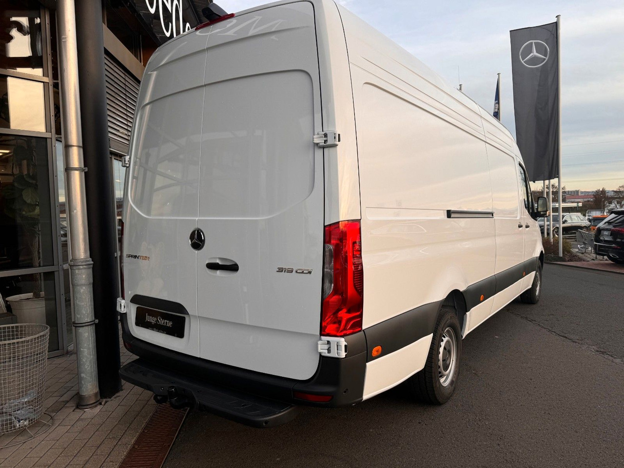 Mercedes-Benz Sprinter 319 CDI 4325 Klima Kamera AHK LED - Furgon: slika 4 Mercedes-Benz Sprinter 319 CDI 4325 Klima Kamera AHK LED - Furgon: slika 4