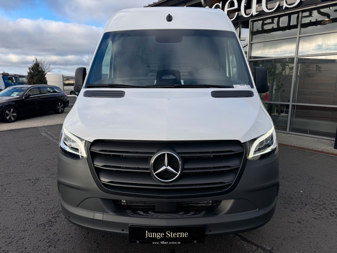 Mercedes-Benz Sprinter 319 CDI 4325 Klimaautom Kamera LED - Furgon: slika 2 Mercedes-Benz Sprinter 319 CDI 4325 Klimaautom Kamera LED - Furgon: slika 2