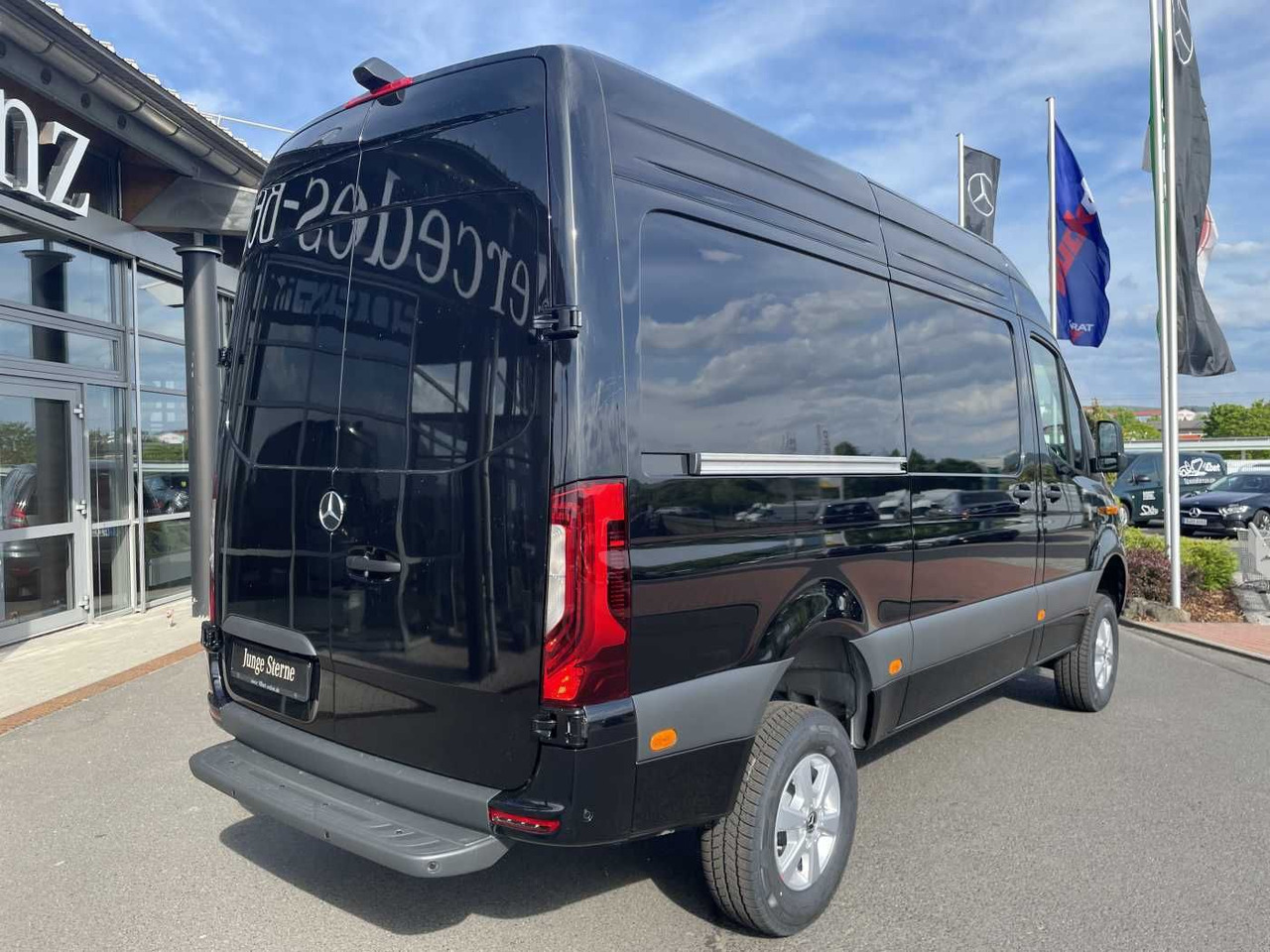 Mercedes-Benz Sprinter 319 CDI 4x4 3665 Klima Kamera MBUX LED - Furgon: slika 5 Mercedes-Benz Sprinter 319 CDI 4x4 3665 Klima Kamera MBUX LED - Furgon: slika 5