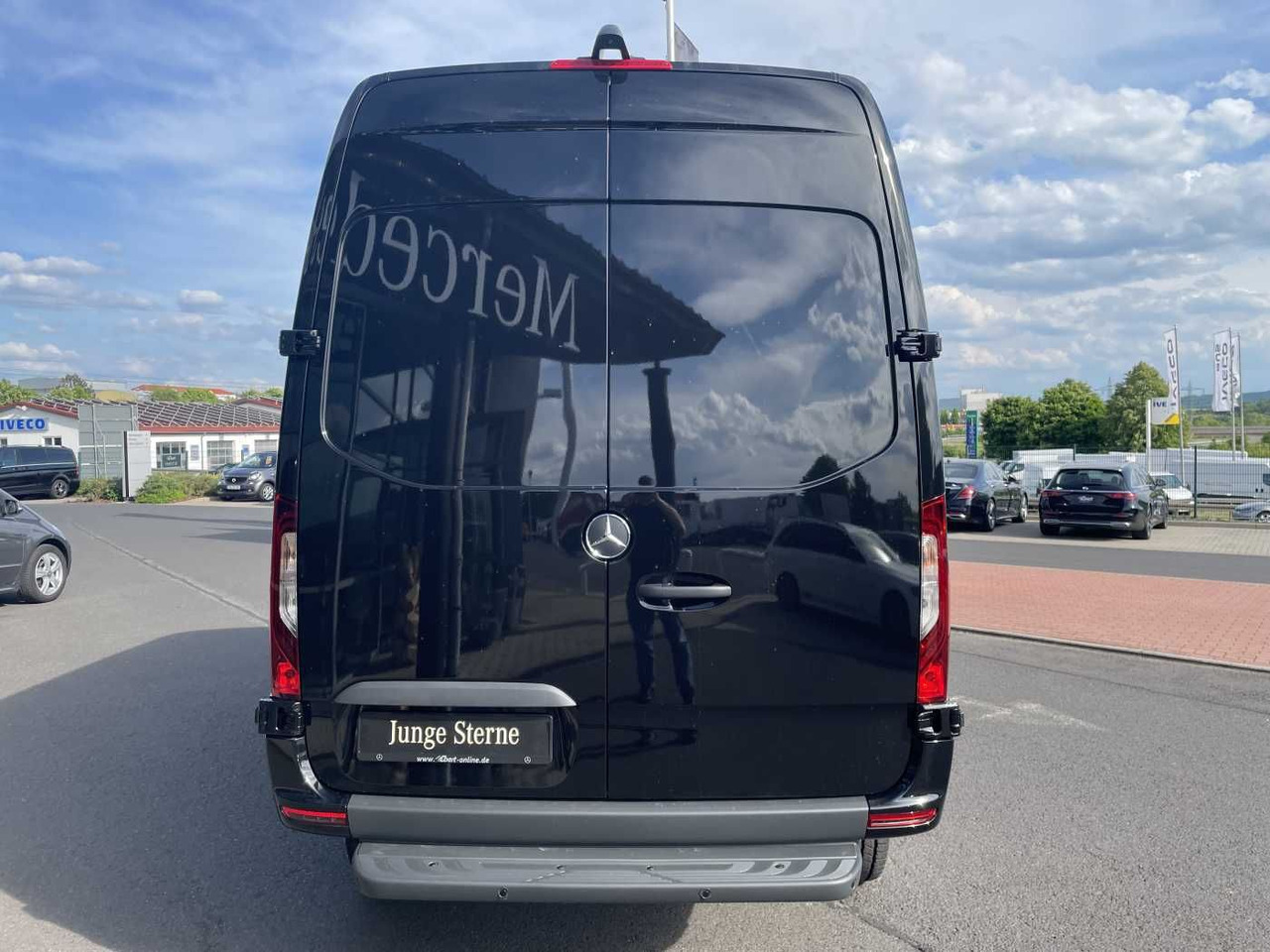 Mercedes-Benz Sprinter 319 CDI 4x4 3665 Klima Kamera MBUX LED - Furgon: slika 4 Mercedes-Benz Sprinter 319 CDI 4x4 3665 Klima Kamera MBUX LED - Furgon: slika 4