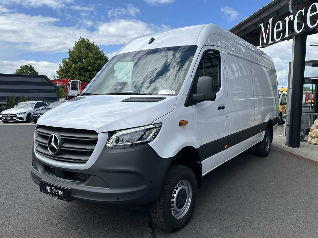 Mercedes-Benz Sprinter 319 CDI 4x4 4325 Kamera LED SHZ MBUX - Furgon: slika 3 Mercedes-Benz Sprinter 319 CDI 4x4 4325 Kamera LED SHZ MBUX - Furgon: slika 3