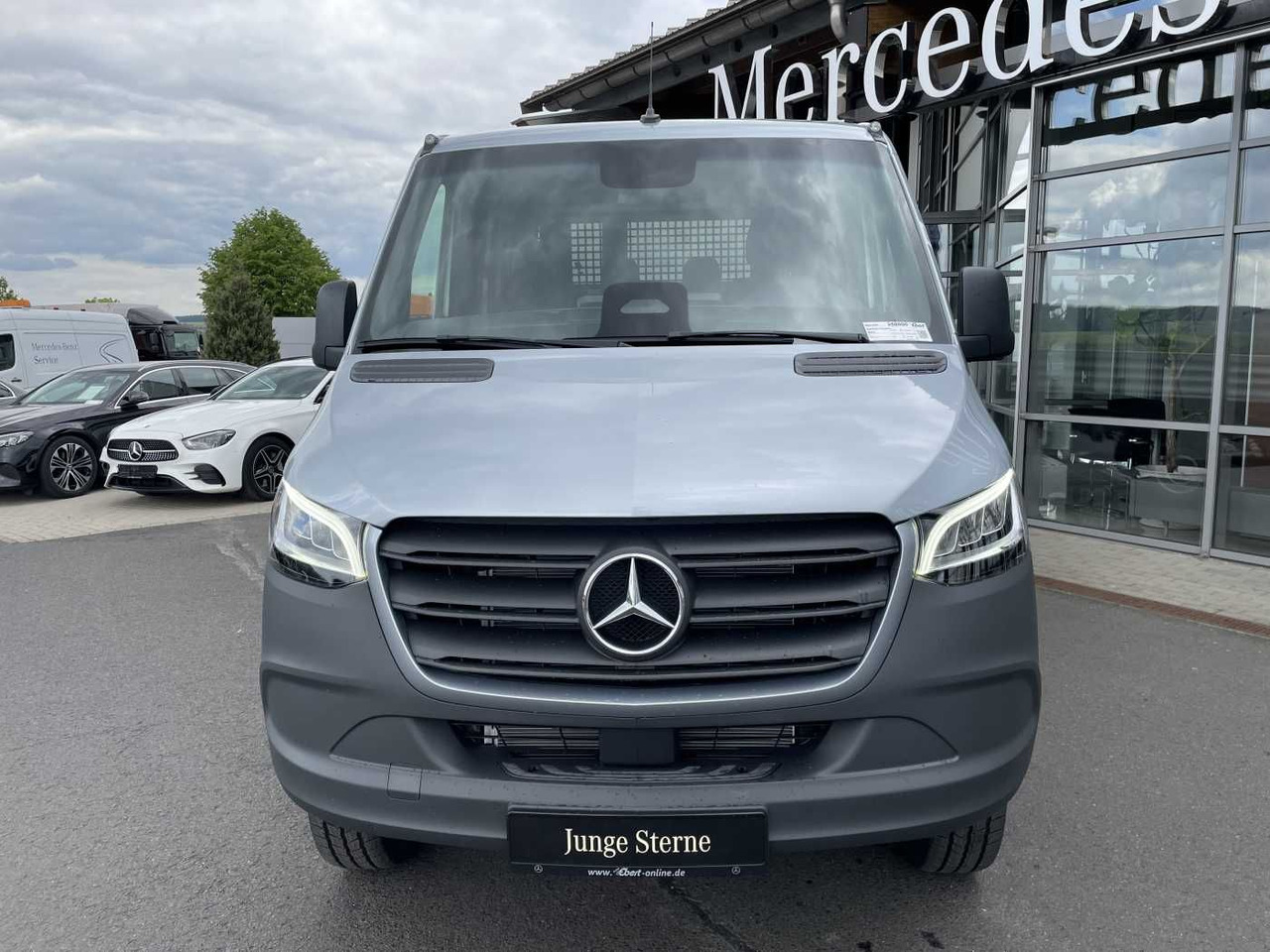 Mercedes-Benz Sprinter 319 CDI 4x4 DoKa Klima Stdheiz AHK LED - Dostavno vozilo s ravnom platformom: slika 2 Mercedes-Benz Sprinter 319 CDI 4x4 DoKa Klima Stdheiz AHK LED - Dostavno vozilo s ravnom platformom: slika 2