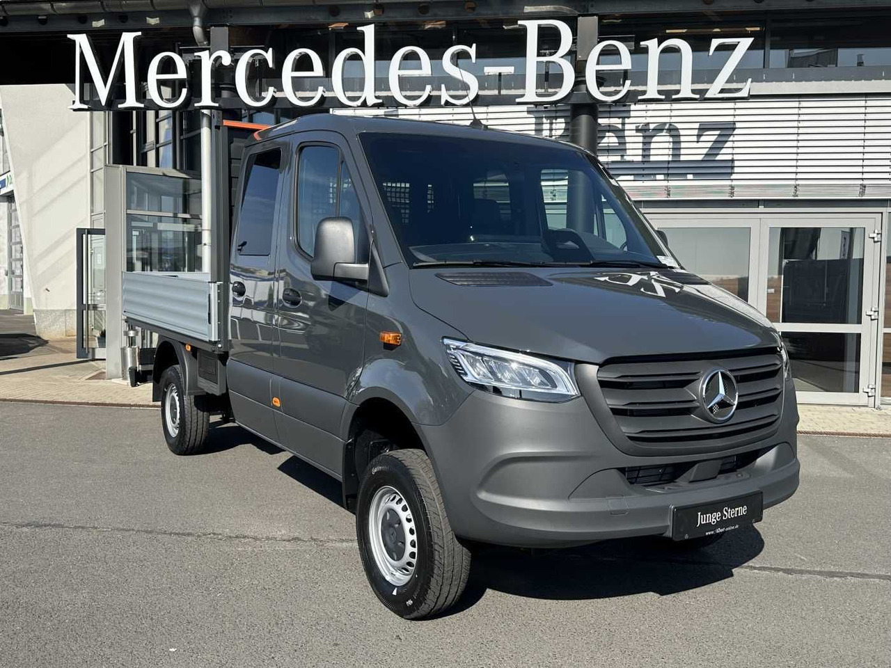 Mercedes-Benz Sprinter 319 CDI DoKa 3665 4x4 Klima AHK LED - Dostavno vozilo s ravnom platformom, Dostavno vozilo sa duplom kabinom: slika 1 Mercedes-Benz Sprinter 319 CDI DoKa 3665 4x4 Klima AHK LED - Dostavno vozilo s ravnom platformom, Dostavno vozilo sa duplom kabinom: slika 1