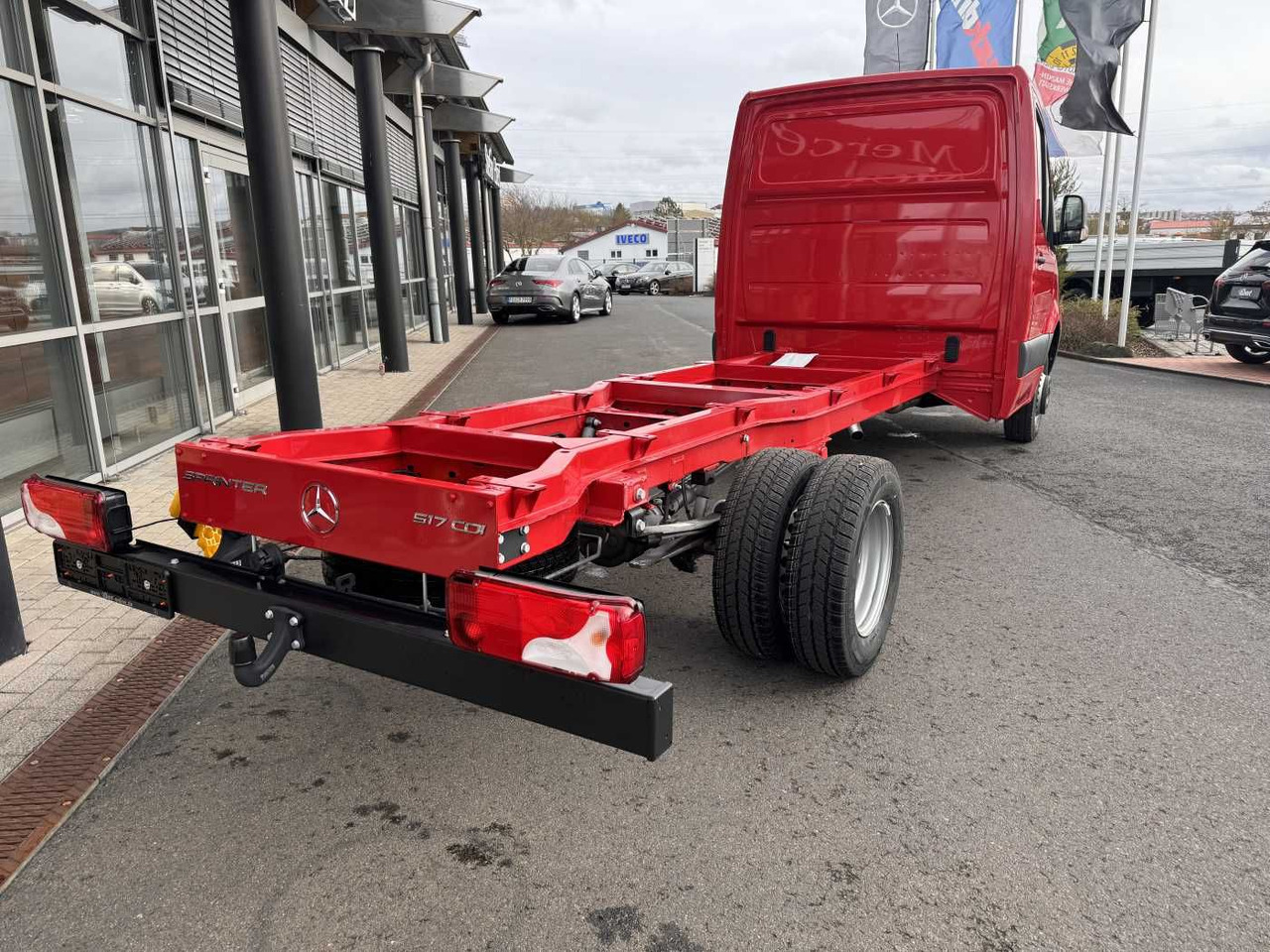 Mercedes-Benz Sprinter 517 CDI 4325 Fahrgestell AHK3,5 5.500kg - Kamion sa golom šasijom i zatvorenom kabinom: slika 4 Mercedes-Benz Sprinter 517 CDI 4325 Fahrgestell AHK3,5 5.500kg - Kamion sa golom šasijom i zatvorenom kabinom: slika 4