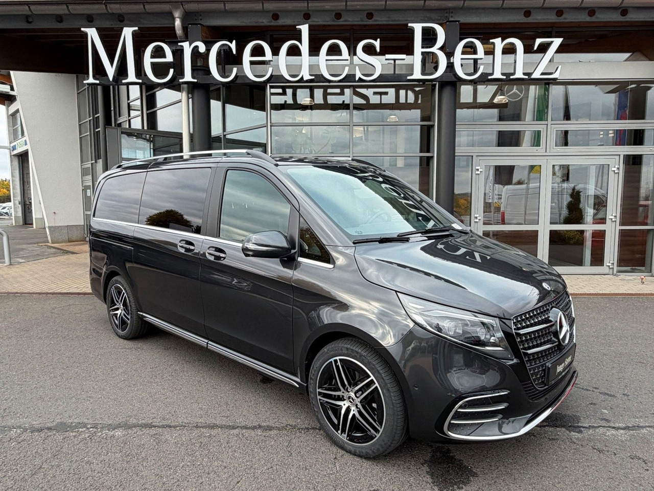 Mercedes-Benz V 300 d 4MATIC EXCLUSIVE AMG Panorama Standheiz - Karavan: slika 1 Mercedes-Benz V 300 d 4MATIC EXCLUSIVE AMG Panorama Standheiz - Karavan: slika 1