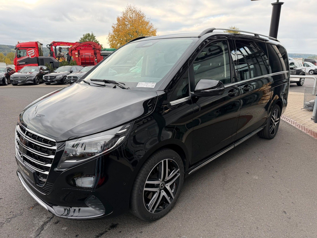 Mercedes-Benz V 300 d 4MATIC EXCLUSIVE Luxus-Sitze AHK2,5to - Karavan: slika 3 Mercedes-Benz V 300 d 4MATIC EXCLUSIVE Luxus-Sitze AHK2,5to - Karavan: slika 3