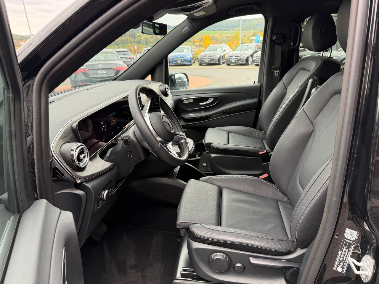 Karavan Mercedes-Benz V 300 d AVANTGARDE Extralang 360Kamera Standh: slika 11 Karavan Mercedes-Benz V 300 d AVANTGARDE Extralang 360Kamera Standh: slika 11