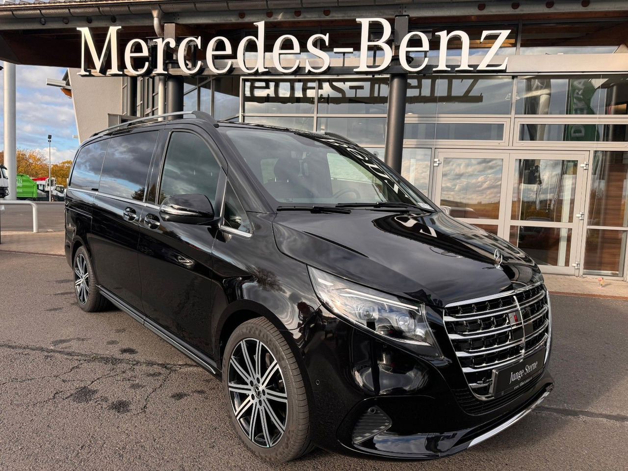 Mercedes-Benz V 300 d EXCLUSIVE AIRMATIC AHK2,5 Standheiz - Karavan: slika 1 Mercedes-Benz V 300 d EXCLUSIVE AIRMATIC AHK2,5 Standheiz - Karavan: slika 1