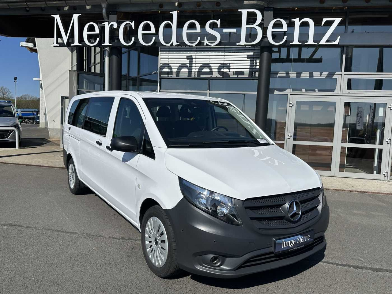 Mercedes-Benz Vito 114 CDI Tourer 8Sitze Klima Audio40 Kamera - Putnički kombi: slika 1 Mercedes-Benz Vito 114 CDI Tourer 8Sitze Klima Audio40 Kamera - Putnički kombi: slika 1