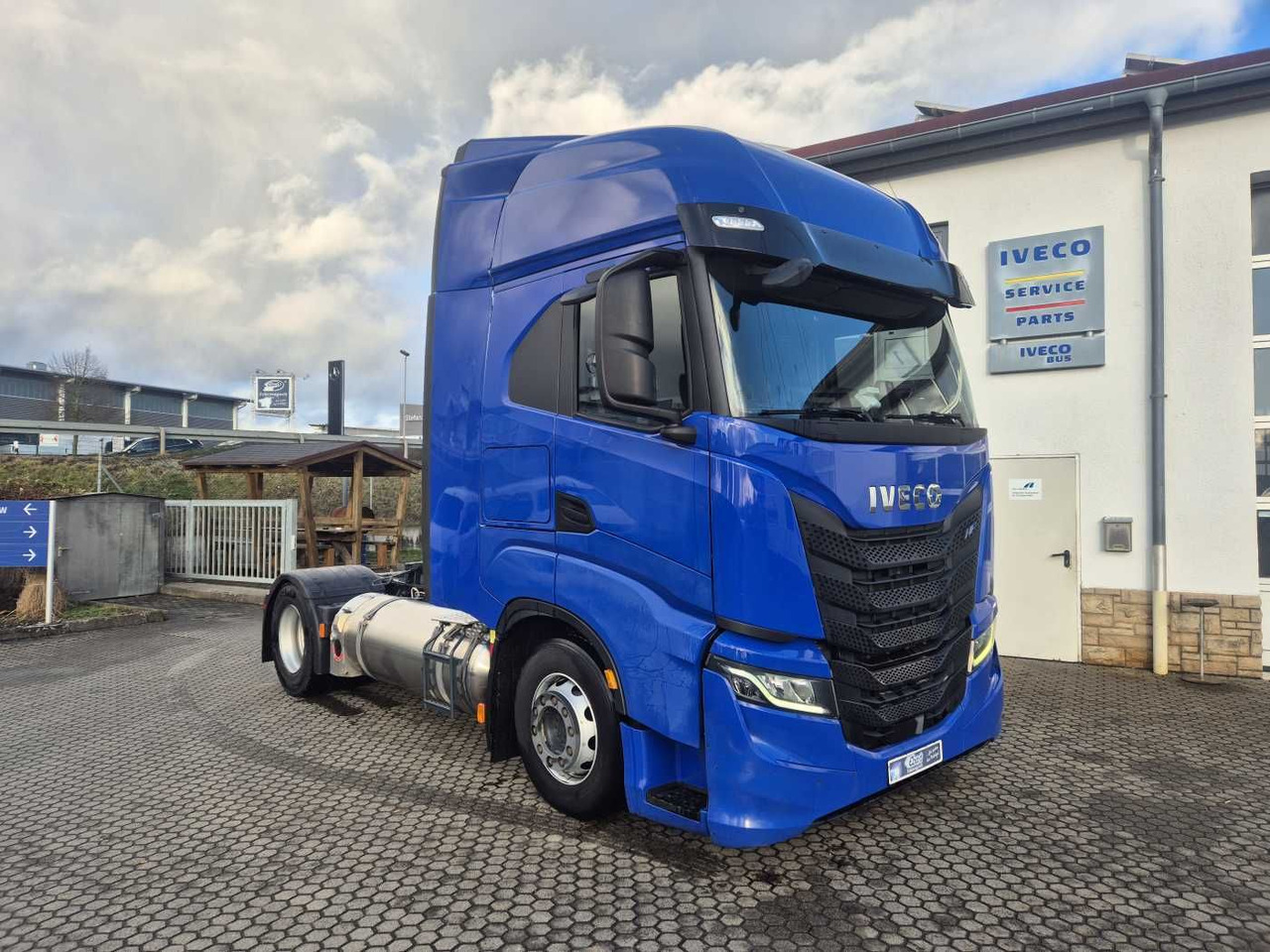 Iveco S-Way 460 NP LNG ACC Intarder Navi - Tegljač: slika 3 Iveco S-Way 460 NP LNG ACC Intarder Navi - Tegljač: slika 3