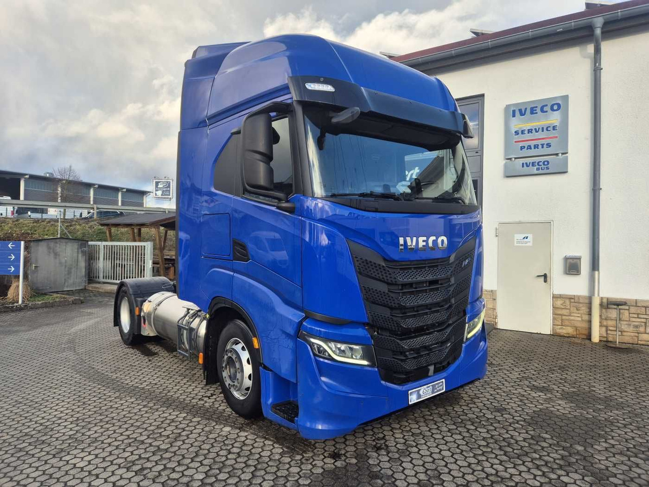Iveco S-Way 460 NP LNG ACC Intarder Navi - Tegljač: slika 1 Iveco S-Way 460 NP LNG ACC Intarder Navi - Tegljač: slika 1