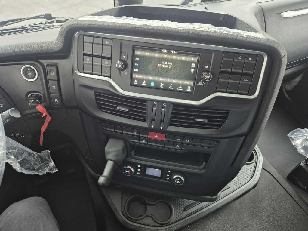 Novu Tegljač Iveco X-Way AS440X57TZ/P ON+ 6x4 Intarder 2xBett Iveco X-Way AS440X57TZ/P ON+ 6x4 Intarder 2xBett: slika 12 Novu Tegljač Iveco X-Way AS440X57TZ/P ON+ 6x4 Intarder 2xBett Iveco X-Way AS440X57TZ/P ON+ 6x4 Intarder 2xBett: slika 12