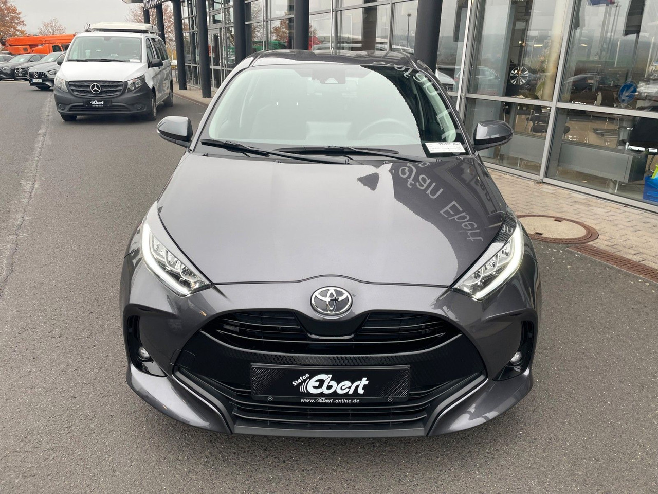 Toyota Yaris 1.5 VVT-iE Aut. Team D AHK+R-Kamera+SHZ - Automobil: slika 2 Toyota Yaris 1.5 VVT-iE Aut. Team D AHK+R-Kamera+SHZ - Automobil: slika 2