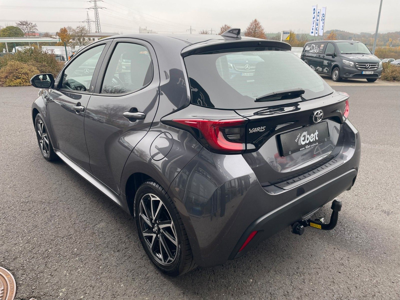 Toyota Yaris 1.5 VVT-iE Aut. Team D AHK+R-Kamera+SHZ - Automobil: slika 4 Toyota Yaris 1.5 VVT-iE Aut. Team D AHK+R-Kamera+SHZ - Automobil: slika 4