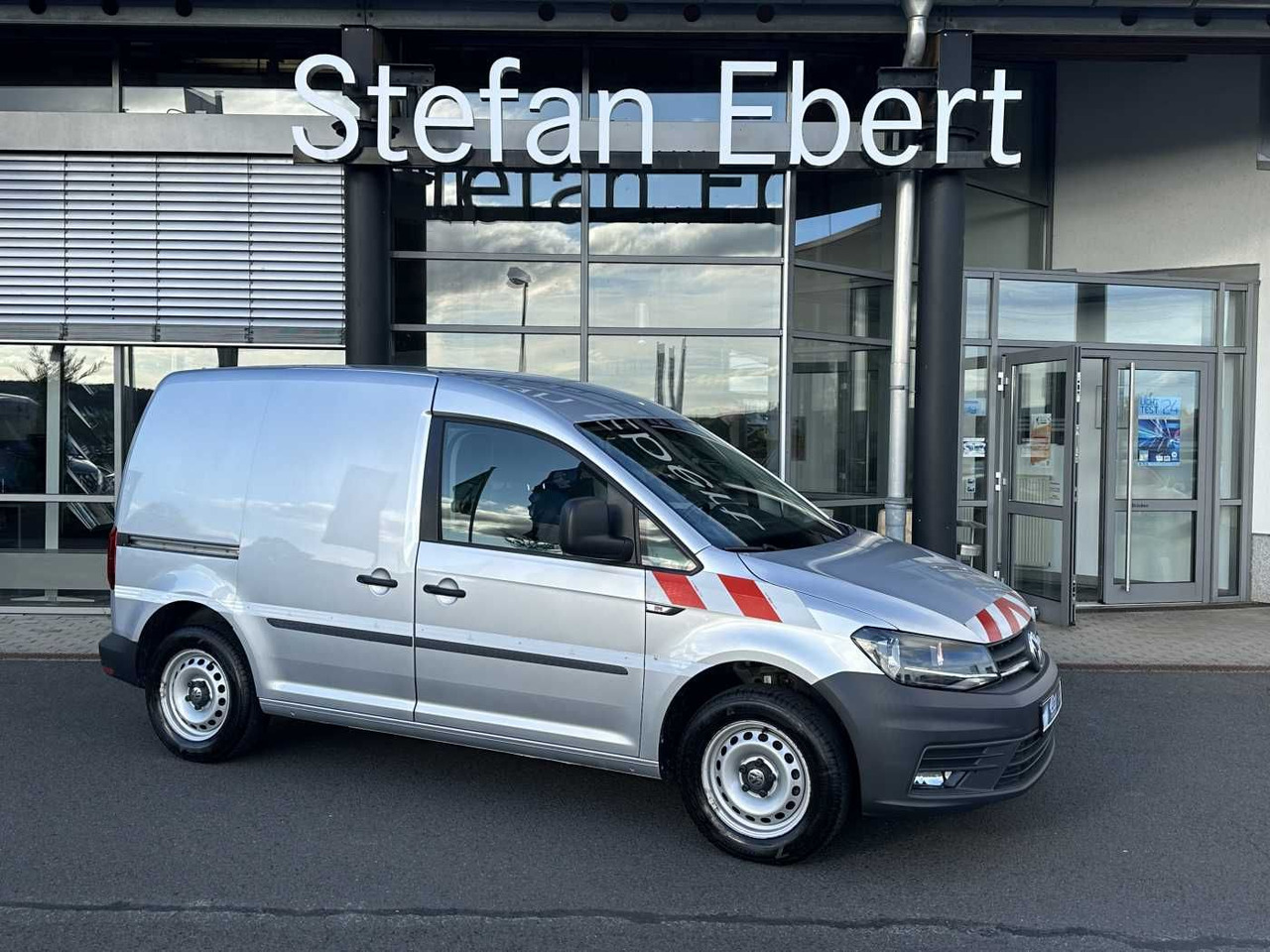 Volkswagen Caddy 1.6 TDI Klima Navi 8Räder Trennwand klappb - Mali kombi: slika 1 Volkswagen Caddy 1.6 TDI Klima Navi 8Räder Trennwand klappb - Mali kombi: slika 1