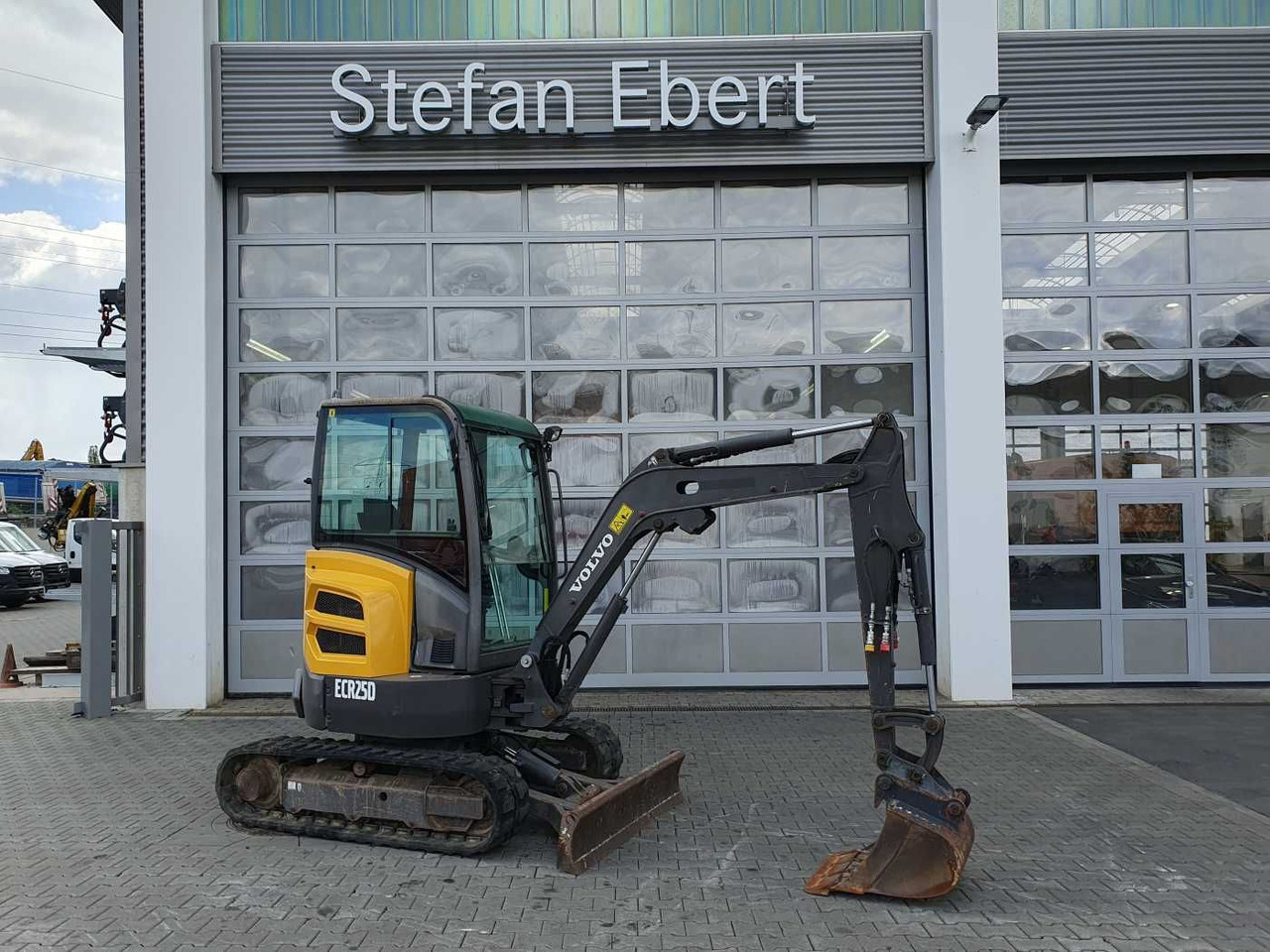 Volvo ECR25D / nur 2.974h! / 1x Tieflöffel / 2016 - Mini bager: slika 1 Volvo ECR25D / nur 2.974h! / 1x Tieflöffel / 2016 - Mini bager: slika 1