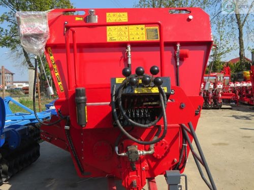 Fimaks Futtermischer FMHII 8m3/Mixer feeder/Carro mezclad - Prikolica za mešanje stočne hrane: slika 2 Fimaks Futtermischer FMHII 8m3/Mixer feeder/Carro mezclad - Prikolica za mešanje stočne hrane: slika 2