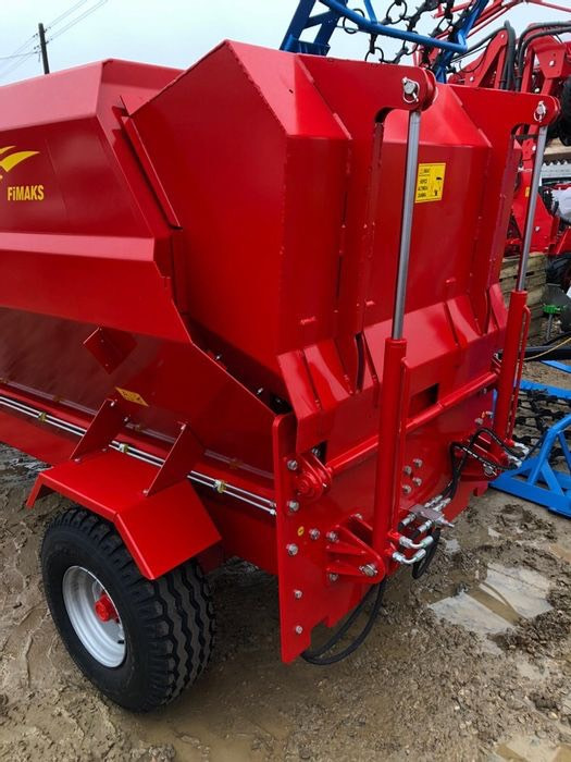 Fimaks Horizontales Futtermischwagen FIMAKS FMHI 4/Feed w - Prikolica za mešanje stočne hrane: slika 2 Fimaks Horizontales Futtermischwagen FIMAKS FMHI 4/Feed w - Prikolica za mešanje stočne hrane: slika 2