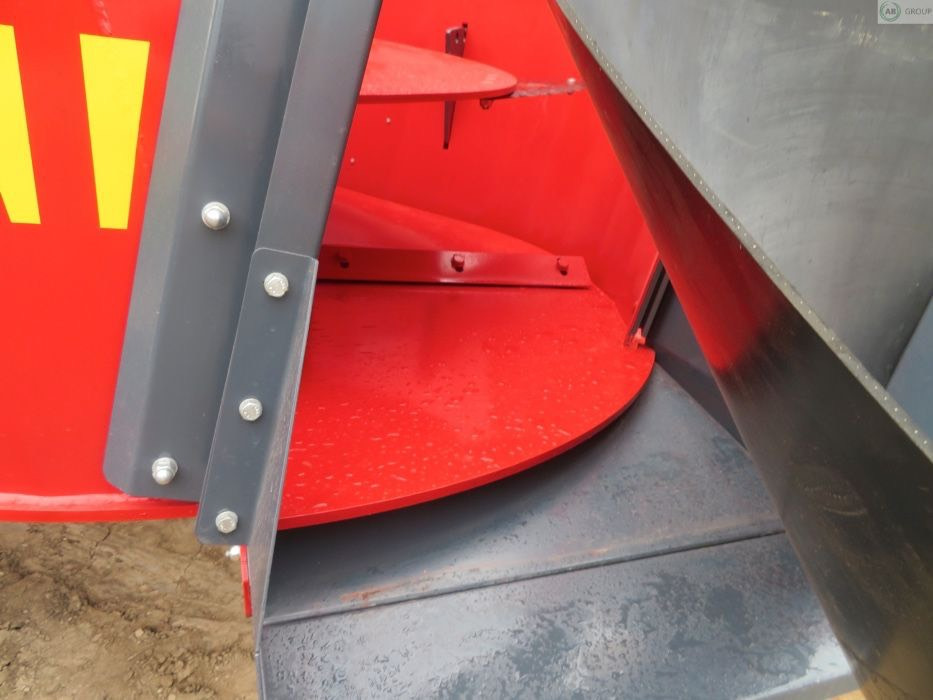 Fimaks Vertical Mixer feeder 5,5 m3 - Prikolica za mešanje stočne hrane: slika 3 Fimaks Vertical Mixer feeder 5,5 m3 - Prikolica za mešanje stočne hrane: slika 3