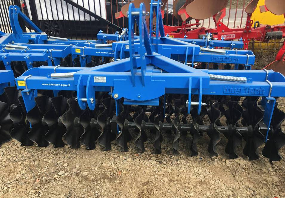 Inter-Tech front disc cultivator 2.5 m with flat bar drag BAP01 - ON STOCK - Tanjirača: slika 1 Inter-Tech front disc cultivator 2.5 m with flat bar drag BAP01 - ON STOCK - Tanjirača: slika 1