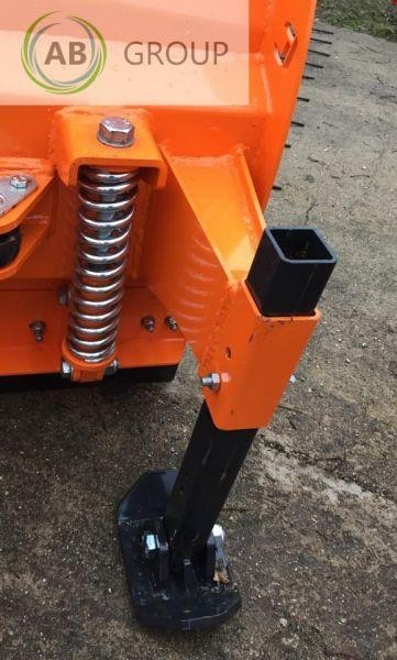 Inter-Tech hydraulic snow plough PSSHV-02, 2.1 m - Raonik za sneg za Poljoprivredna mašina: slika 3 Inter-Tech hydraulic snow plough PSSHV-02, 2.1 m - Raonik za sneg za Poljoprivredna mašina: slika 3