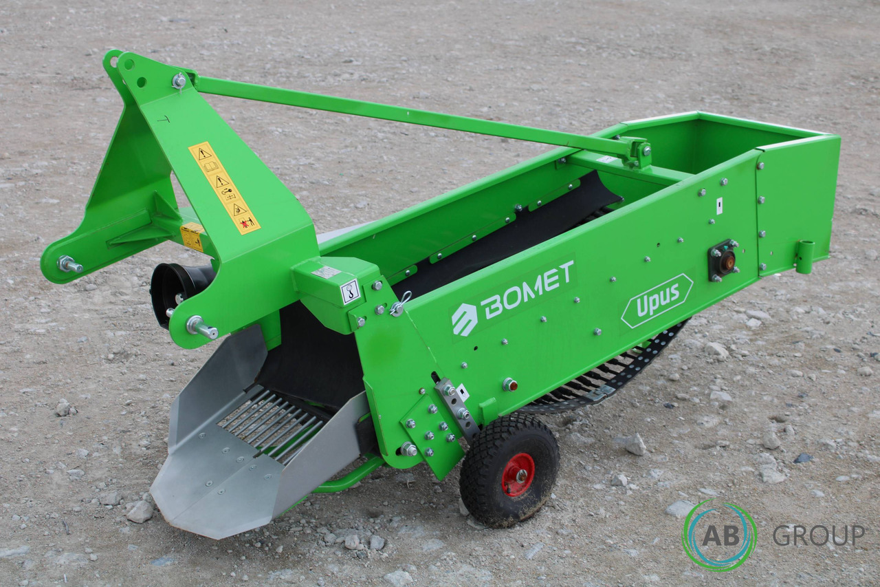 Single-row conveyor potato digger Bomet Upus Z656 - Kombajn za krompir: slika 2 Single-row conveyor potato digger Bomet Upus Z656 - Kombajn za krompir: slika 2