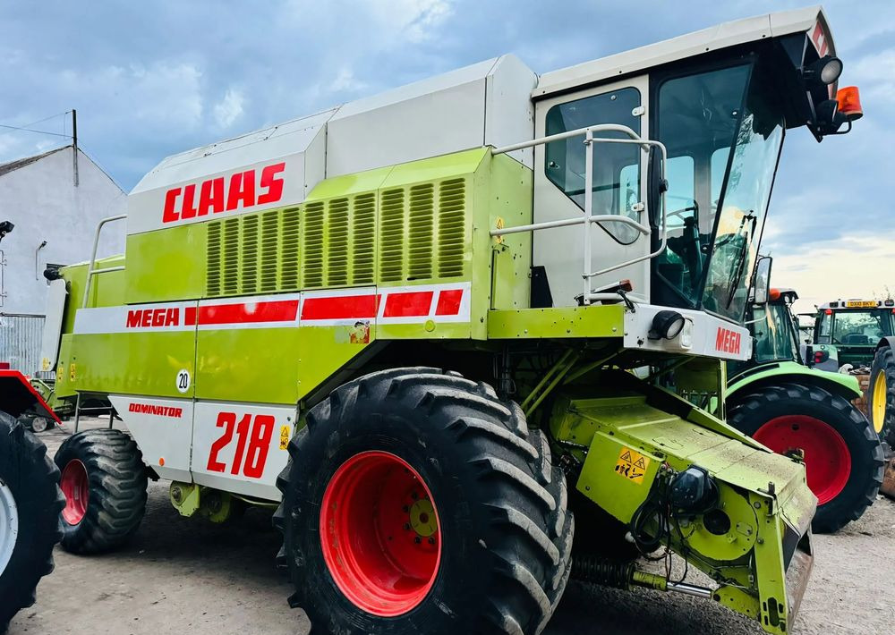 Claas MEGA 218 - Kombinovani kombajn: slika 1 Claas MEGA 218 - Kombinovani kombajn: slika 1