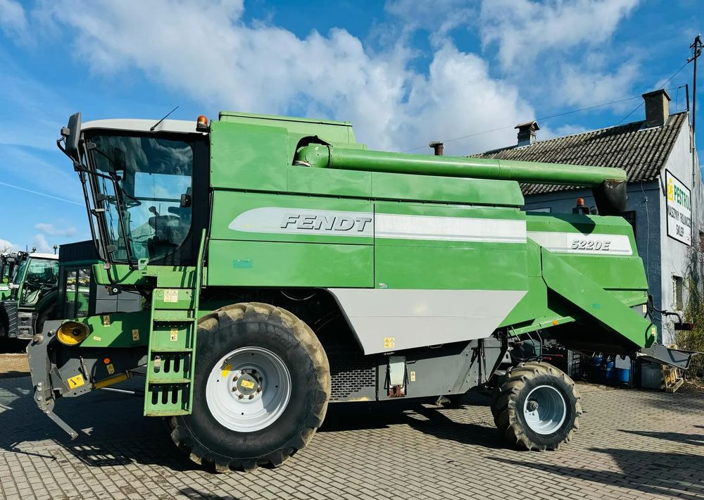 Fendt 5220E - Kombinovani kombajn: slika 1 Fendt 5220E - Kombinovani kombajn: slika 1