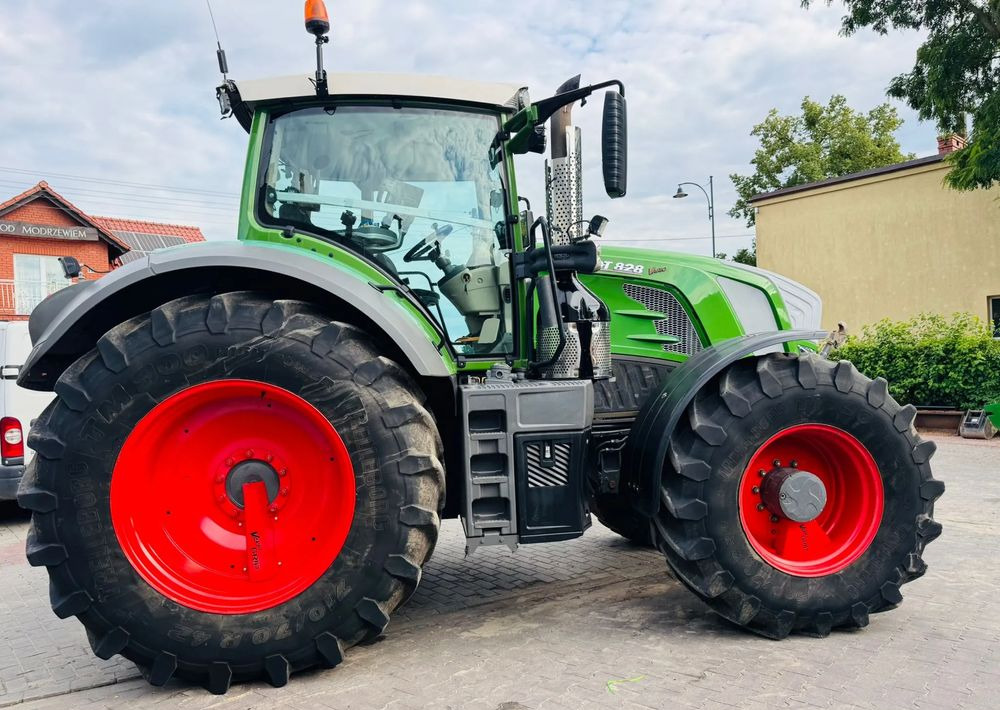Fendt 828 Vario Profi Plus - Traktor: slika 4 Fendt 828 Vario Profi Plus - Traktor: slika 4