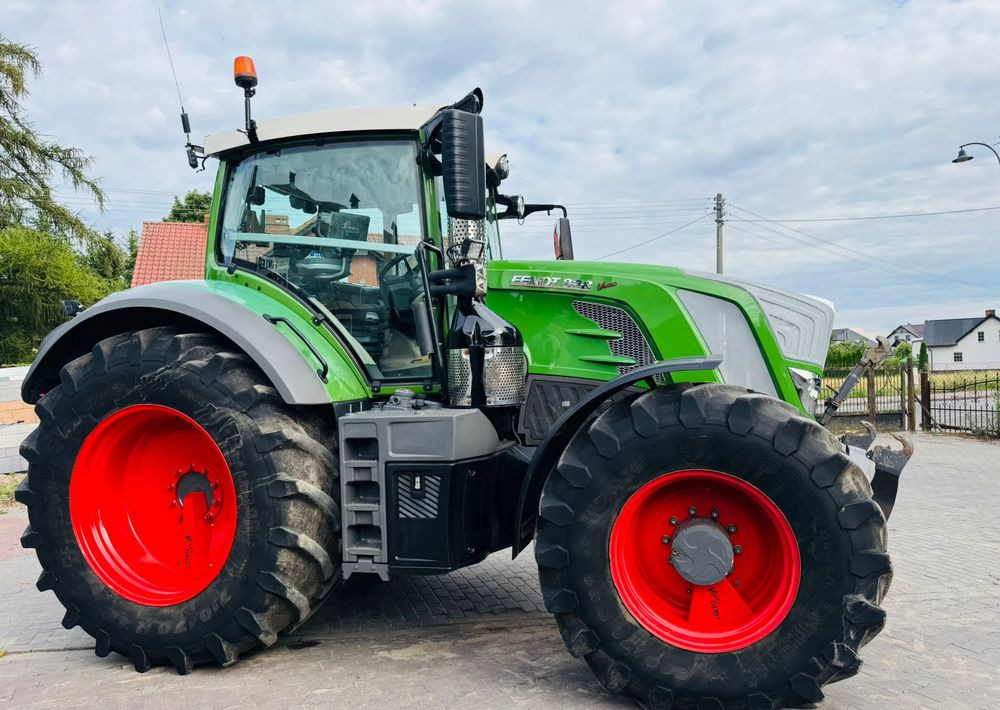 Fendt 828 Vario Profi Plus - Traktor: slika 2 Fendt 828 Vario Profi Plus - Traktor: slika 2