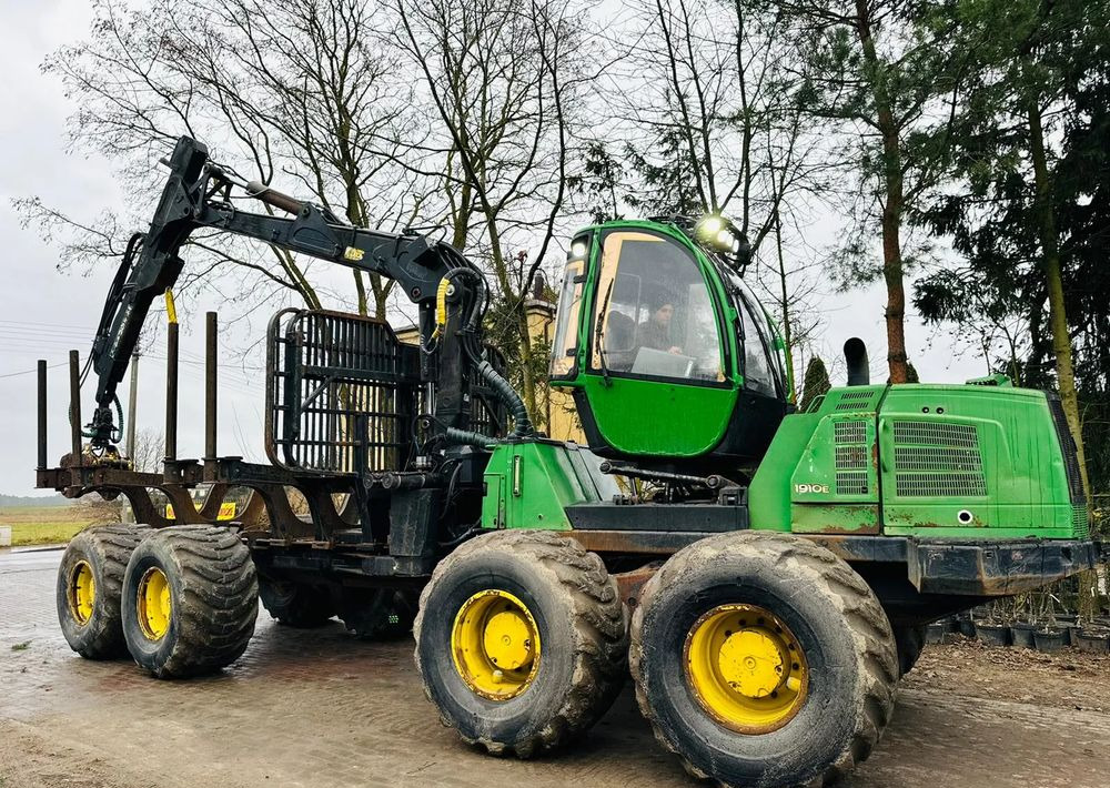 John Deere 1910E - Prevoznik: slika 2 John Deere 1910E - Prevoznik: slika 2