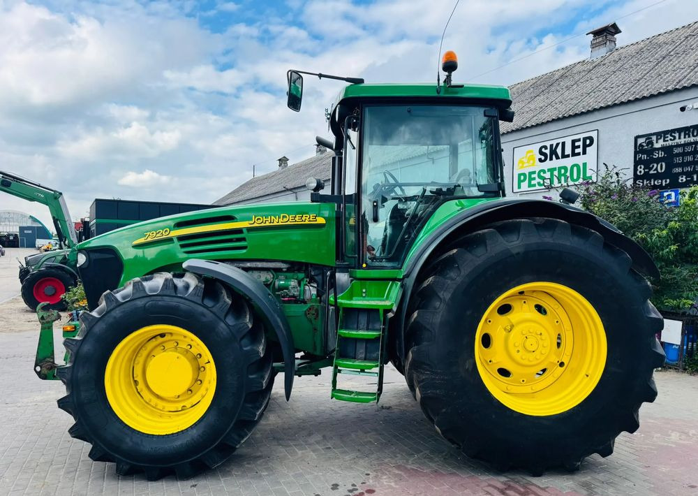 Traktor John Deere 7920: slika 7