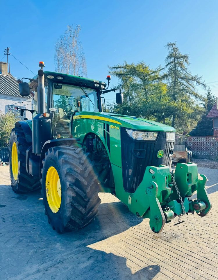 John Deere 8260R - Traktor: slika 3 John Deere 8260R - Traktor: slika 3