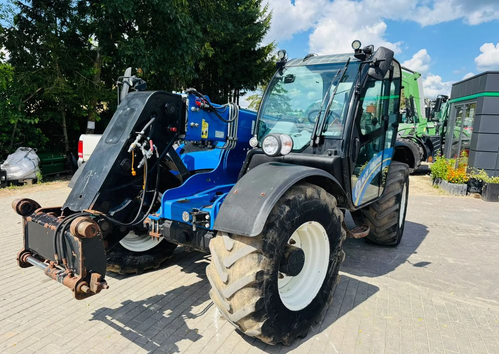 Teleskopski upravljač New Holland L7.42: slika 9