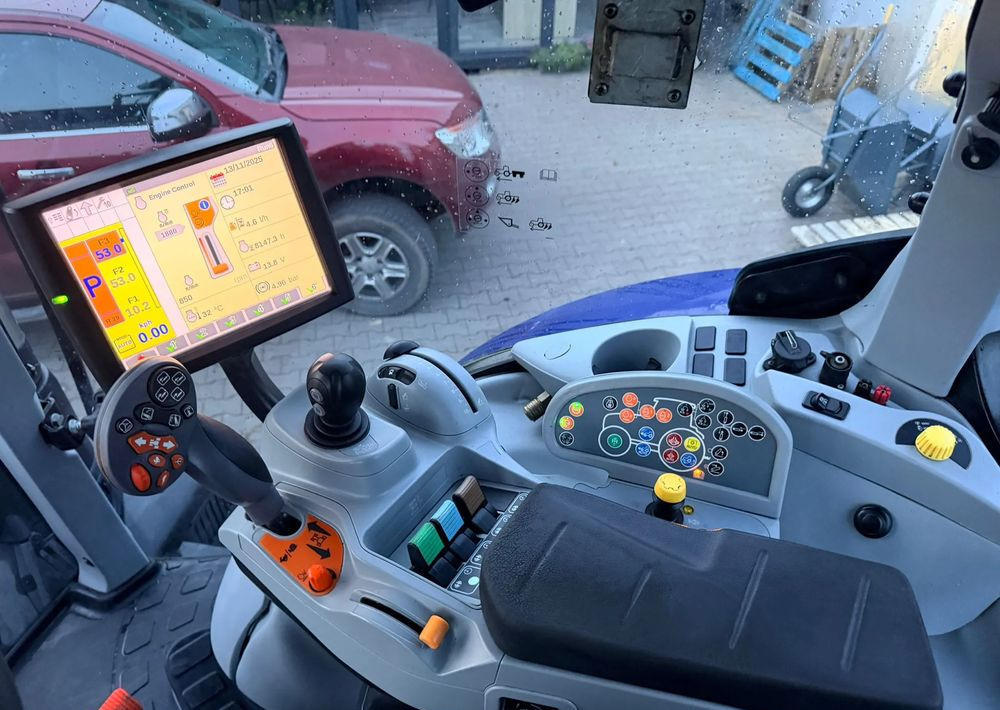 Traktor New Holland T7.230 Blue Power Autocommand: slika 17