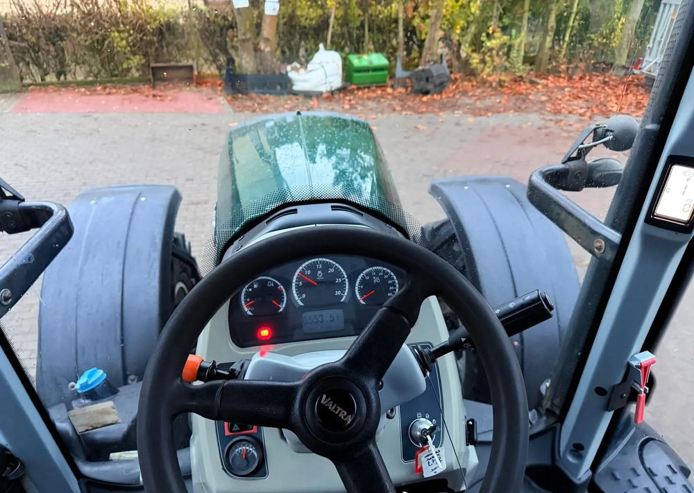 Valtra T174 Versu - Traktor: slika 2 Valtra T174 Versu - Traktor: slika 2