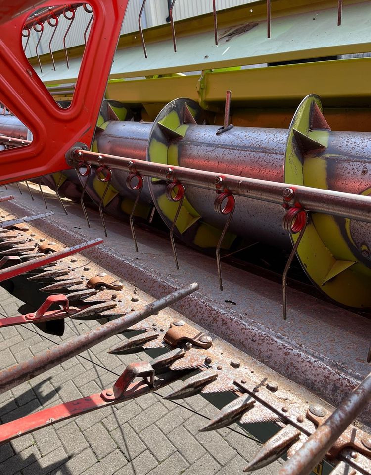 Claas Claas Vario 750 - Prednji deo kombajna: slika 2 Claas Claas Vario 750 - Prednji deo kombajna: slika 2