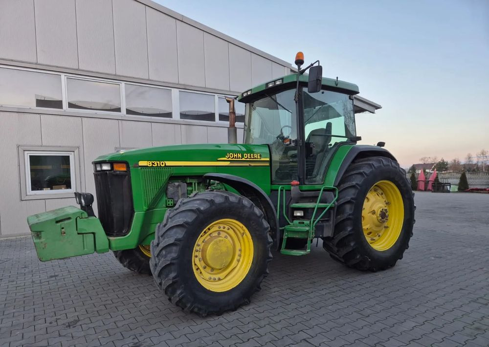 John Deere 8310 - Traktor: slika 1 John Deere 8310 - Traktor: slika 1