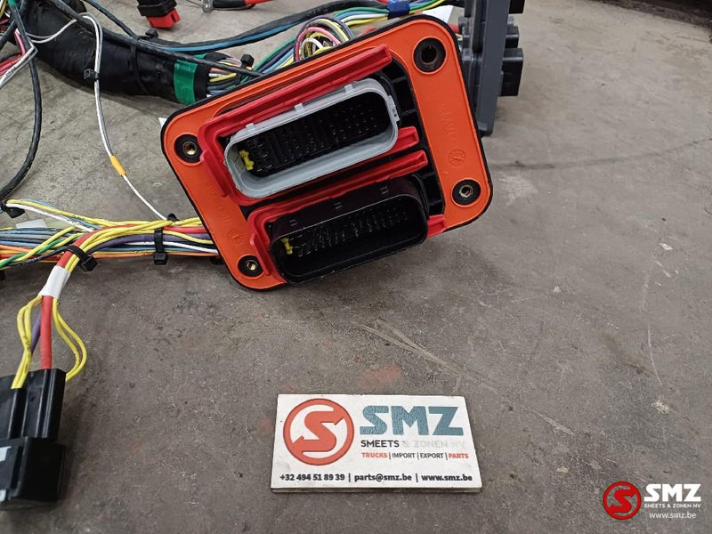 Caterpillar Cabin wire harness Caterpillar - Kablovi/ Žičana oprema za Kamion: slika 4 Caterpillar Cabin wire harness Caterpillar - Kablovi/ Žičana oprema za Kamion: slika 4