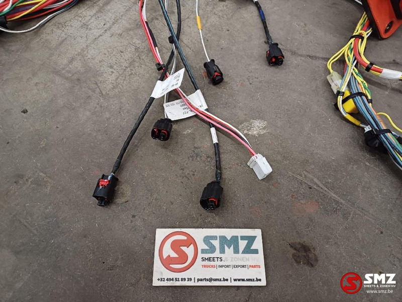 Caterpillar Cabin wire harness Caterpillar - Kablovi/ Žičana oprema za Kamion: slika 3 Caterpillar Cabin wire harness Caterpillar - Kablovi/ Žičana oprema za Kamion: slika 3