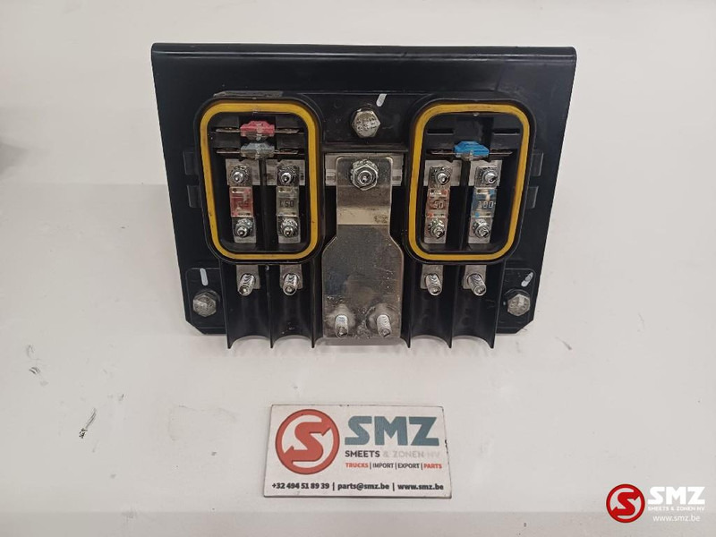 Caterpillar Fuse holder Caterpillar - Električni sistem za Kamion: slika 1 Caterpillar Fuse holder Caterpillar - Električni sistem za Kamion: slika 1