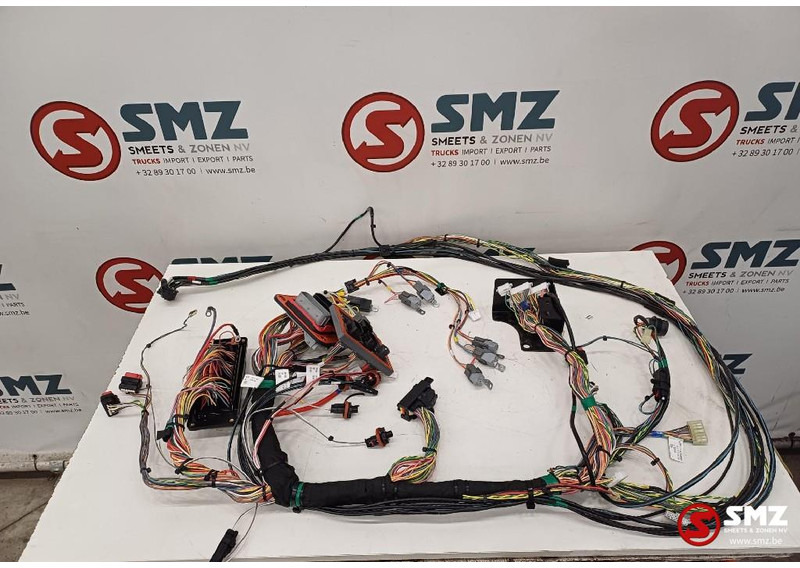 Caterpillar Wiring harness cab Caterpillar - Kablovi/ Žičana oprema za Kamion: slika 1 Caterpillar Wiring harness cab Caterpillar - Kablovi/ Žičana oprema za Kamion: slika 1