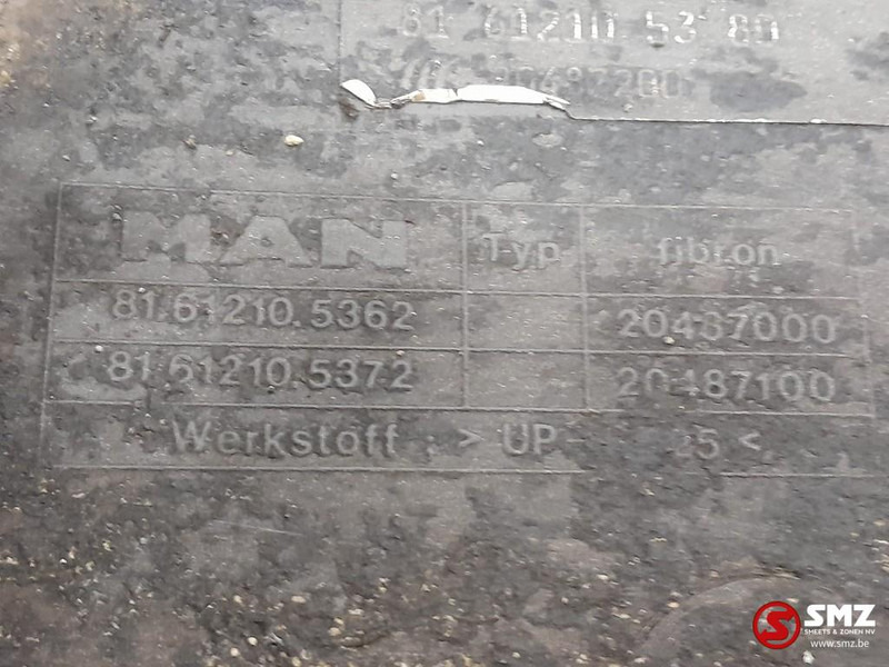 MAN Occ cabinespatbord rechts MAN - Karoserija i eksterijer za Kamion: slika 4 MAN Occ cabinespatbord rechts MAN - Karoserija i eksterijer za Kamion: slika 4