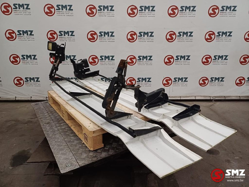 Aerodinamika/ Spojler za Kamion MAN Occ cabinespoilerset links/rechts MAN: slika 7