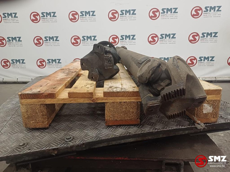 MAN Occ set cardanassen MAN - Polosovina za Kamion: slika 3 MAN Occ set cardanassen MAN - Polosovina za Kamion: slika 3