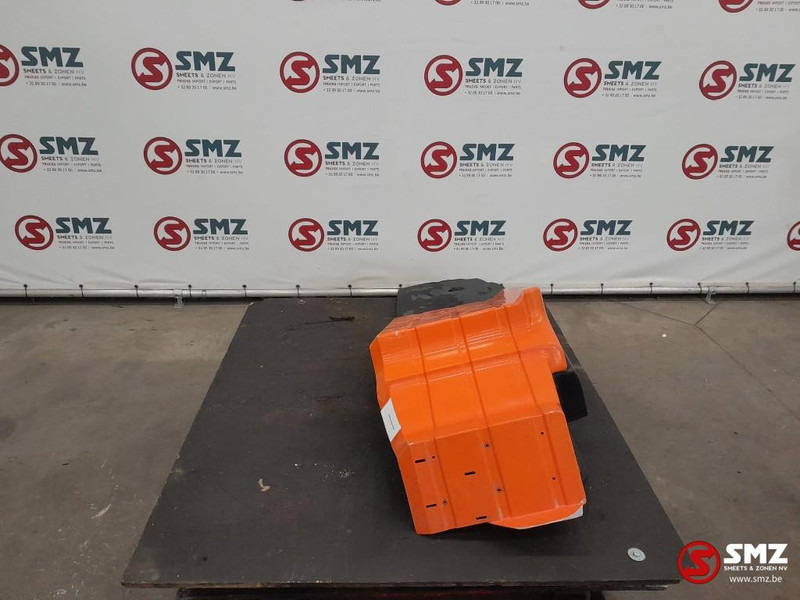 MAN Occ spatbord linksachter MAN - Karoserija i eksterijer za Kamion: slika 2 MAN Occ spatbord linksachter MAN - Karoserija i eksterijer za Kamion: slika 2