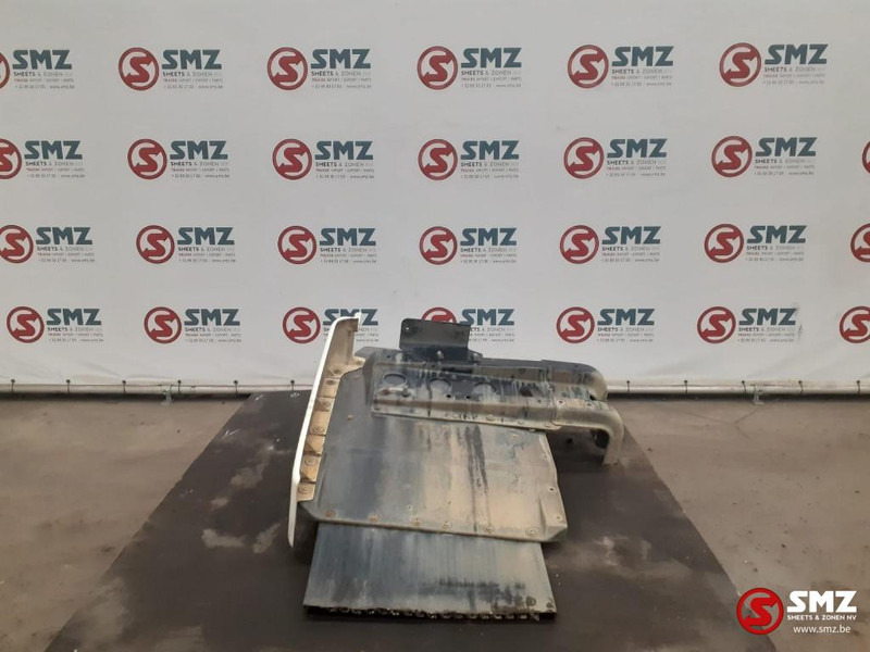 MAN Occ spatbord vooraan links + spatbordhouder MAN - Karoserija i eksterijer za Kamion: slika 3 MAN Occ spatbord vooraan links + spatbordhouder MAN - Karoserija i eksterijer za Kamion: slika 3