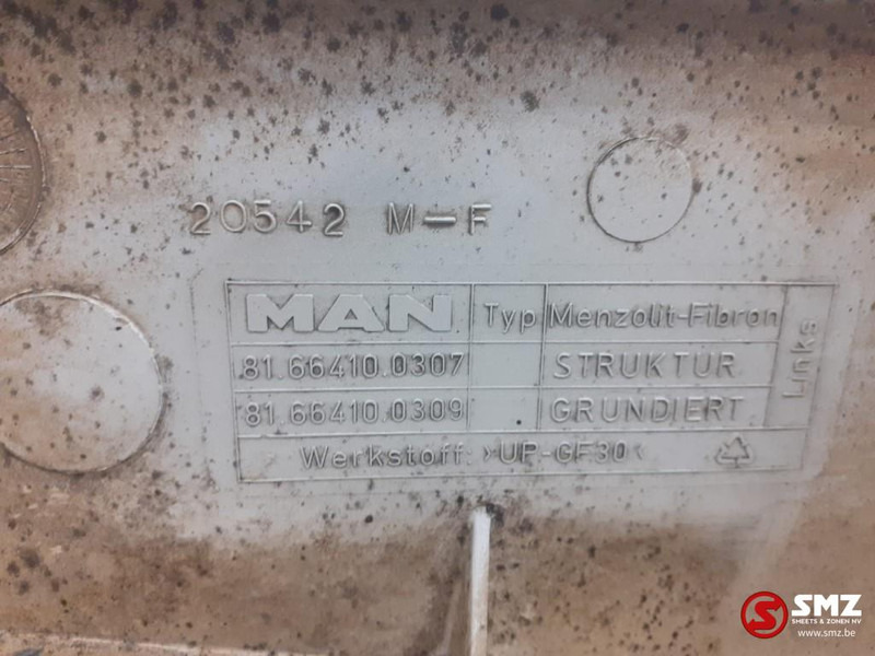 MAN Occ spatbord vooraan links + spatbordhouder MAN - Karoserija i eksterijer za Kamion: slika 5 MAN Occ spatbord vooraan links + spatbordhouder MAN - Karoserija i eksterijer za Kamion: slika 5