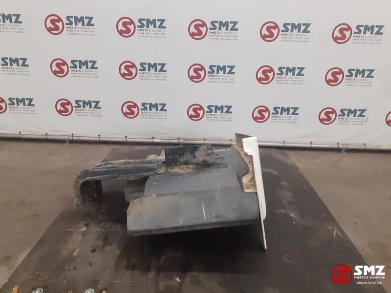 MAN Occ spatbord vooraan links + spatbordhouder MAN - Karoserija i eksterijer za Kamion: slika 2 MAN Occ spatbord vooraan links + spatbordhouder MAN - Karoserija i eksterijer za Kamion: slika 2